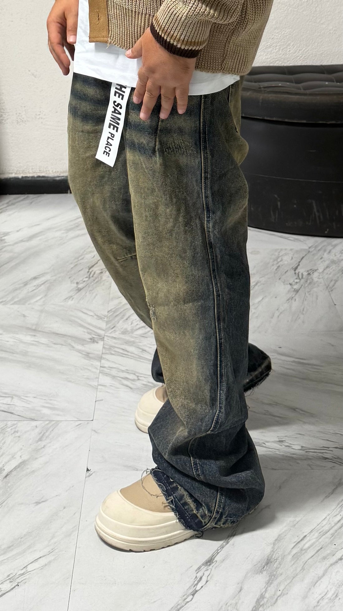 739